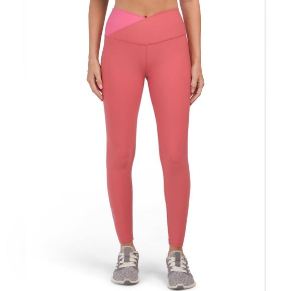 Peloton | Cadent High-rise Cross Front Leggings - Pink - Picture 3 of 3